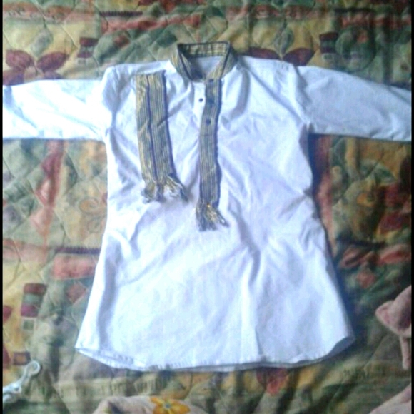 Shirt - Picture 1 of 4